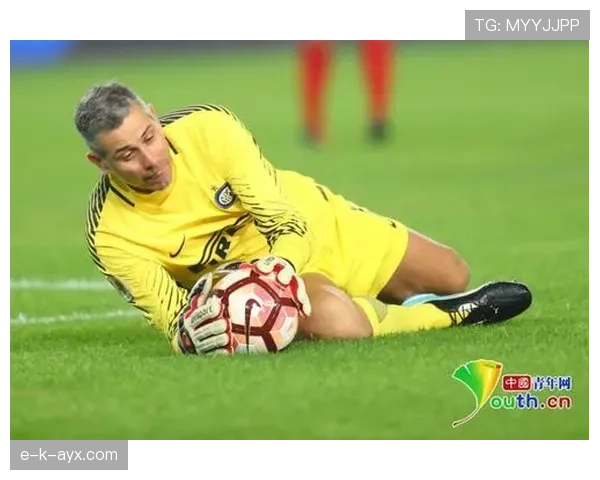 足球传奇新篇章：解析当今球星的辉煌成就与未来潜力