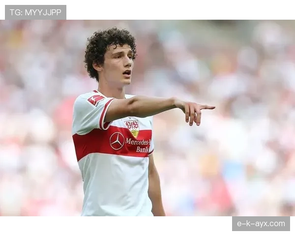 帕瓦尔在拜仁表现稳健，助力球队蝉联德甲冠军趋势清晰